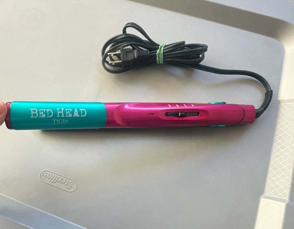 Bed Head TIGI Little Tease Hair Crimper Styling Iron Pink Blue